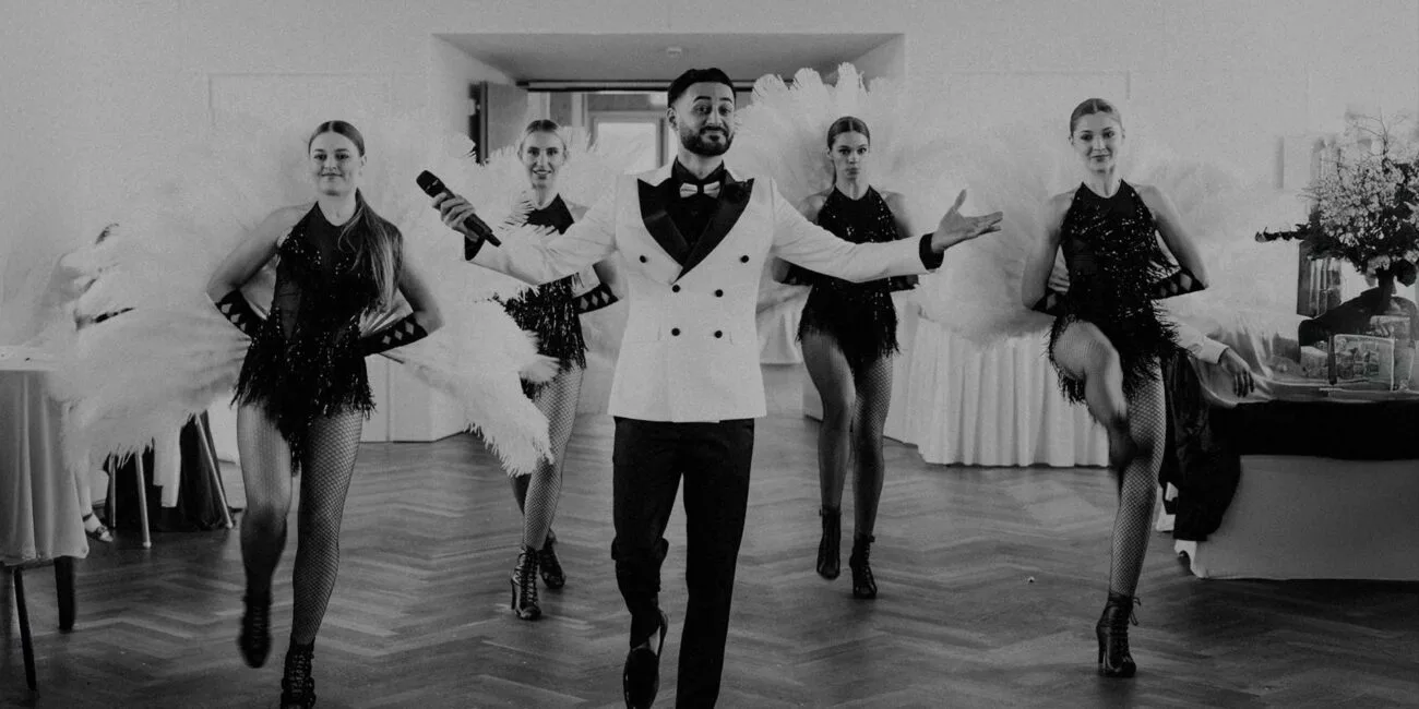 Showballett mit Bühnenlicht
